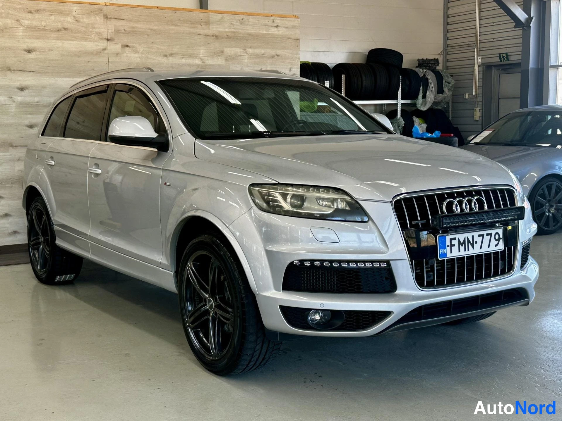 Hopea Audi Q7 2010, kuva 3