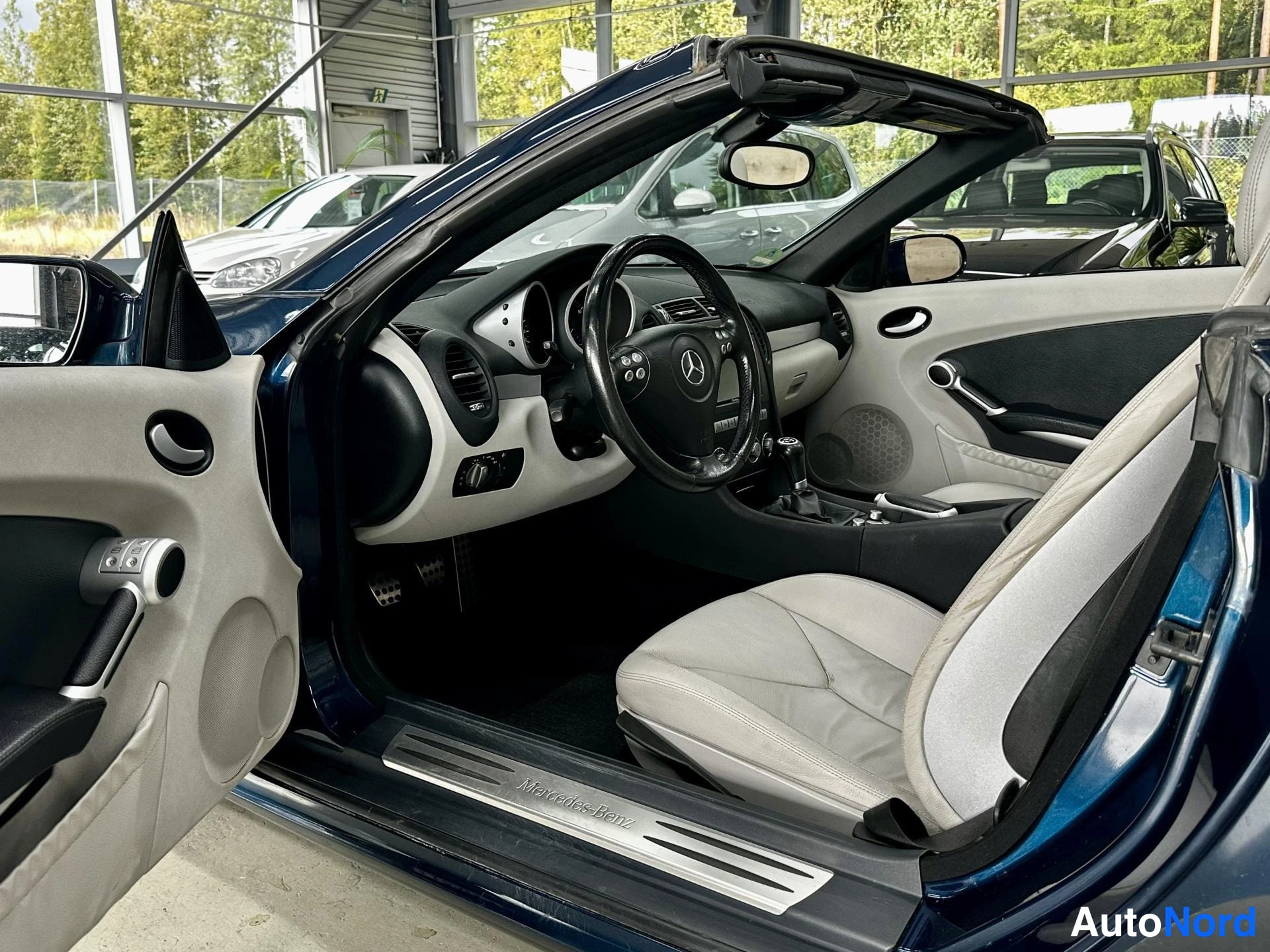 Sininen Mercedes-Benz SLK 200 2005, kuva 9