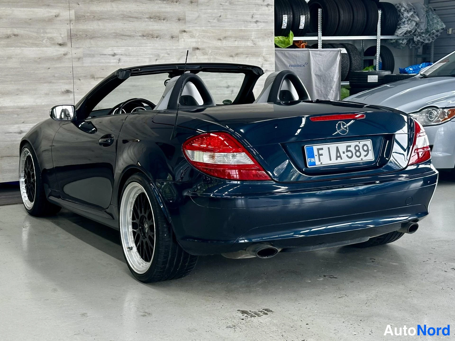Sininen Mercedes-Benz SLK 200 2005, kuva 5
