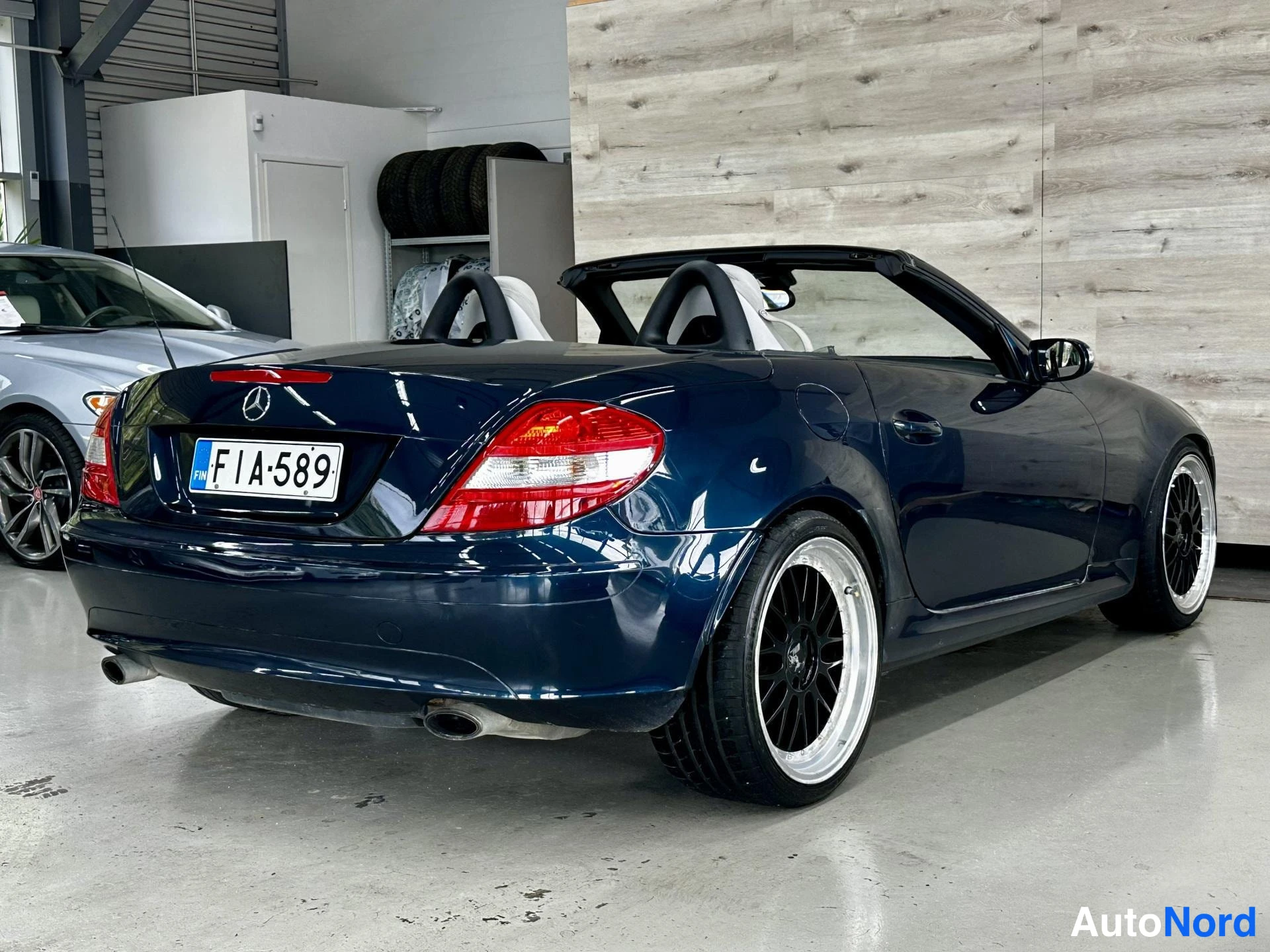 Sininen Mercedes-Benz SLK 200 2005, kuva 6