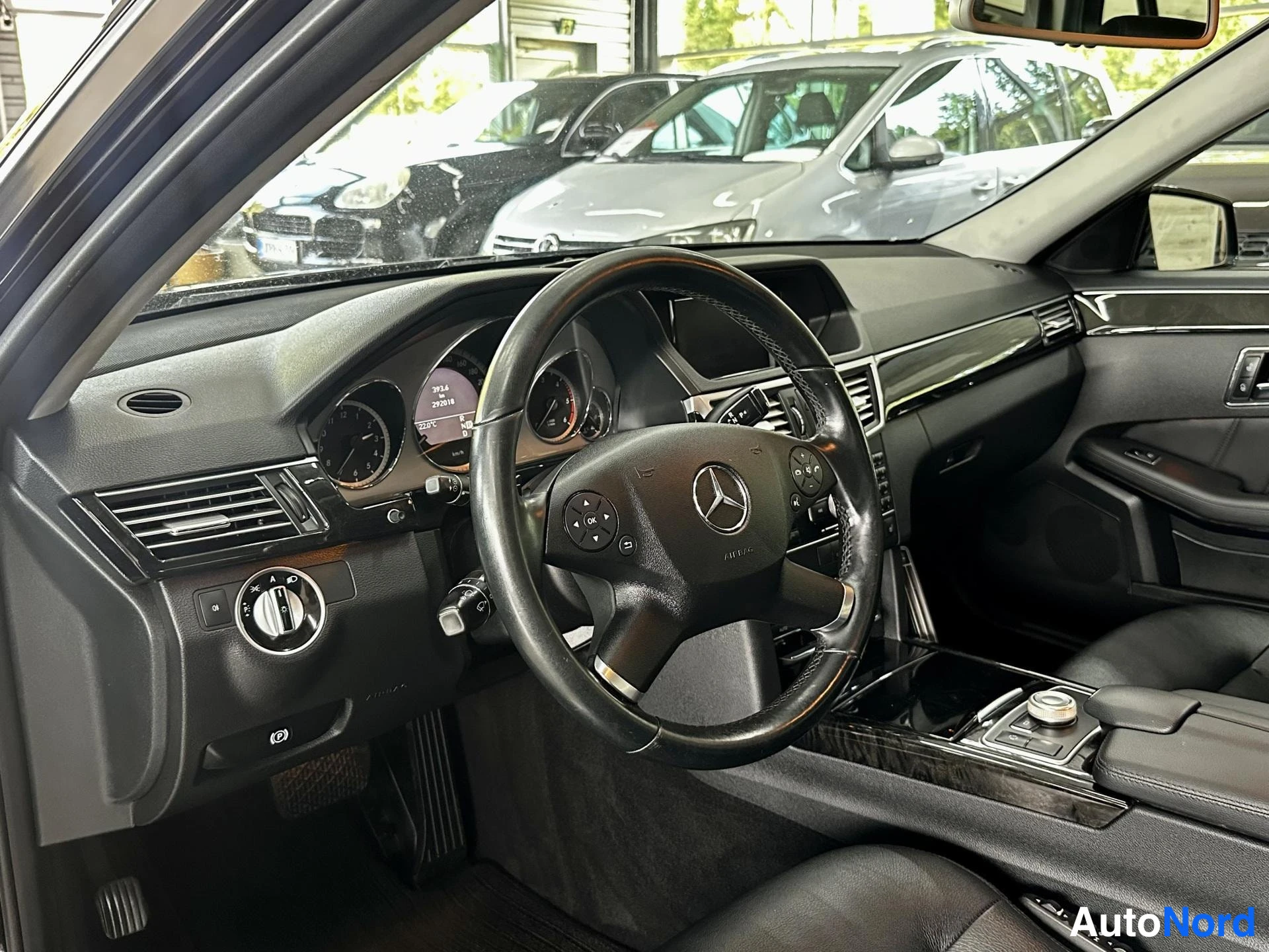 Musta Mercedes-Benz E 350 CDI 4MATIC 2010, kuva 8