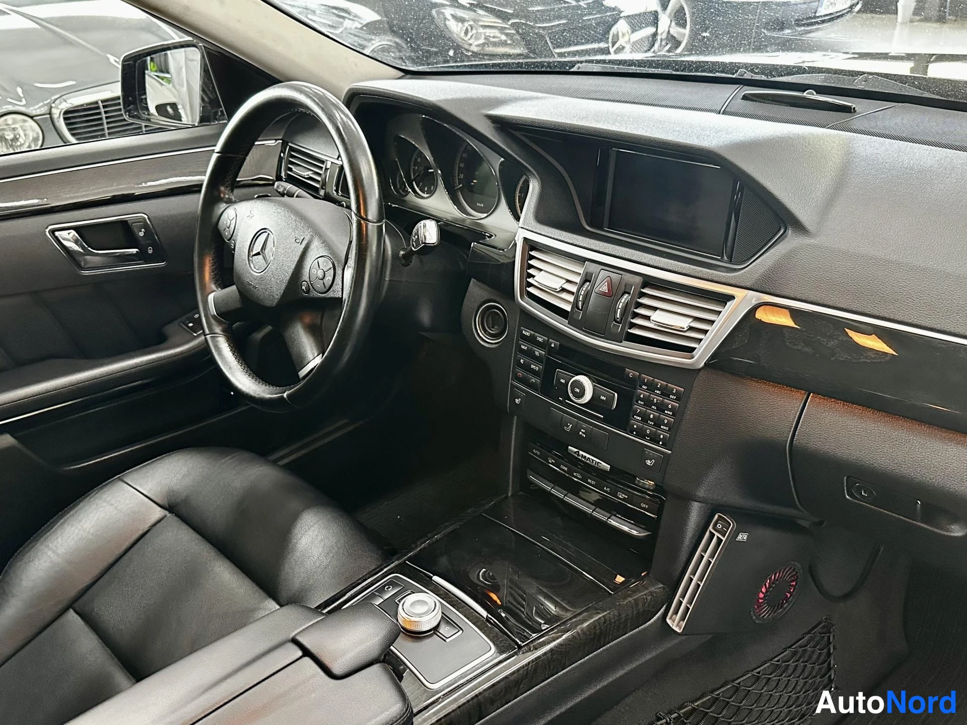 Musta Mercedes-Benz E 350 CDI 4MATIC 2010, kuva 9