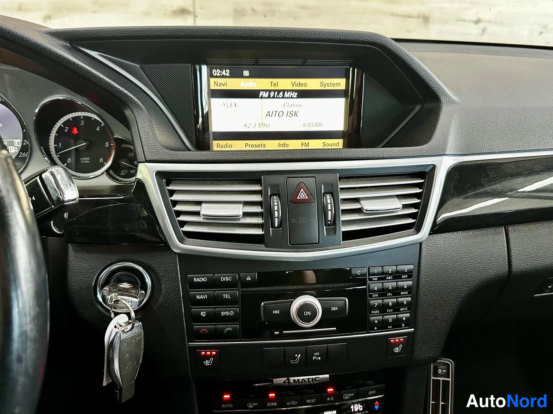 Musta Mercedes-Benz E 350 CDI 4MATIC 2010, kuva 10