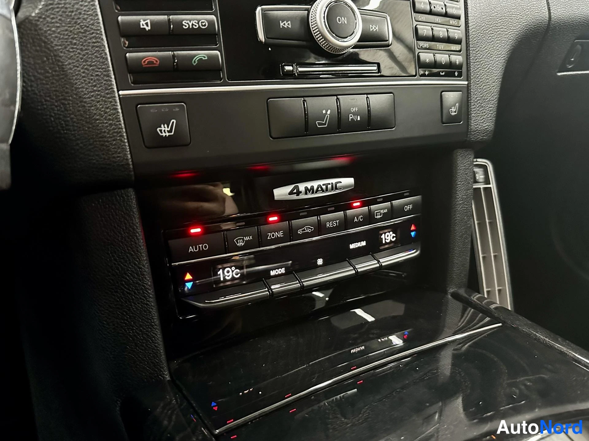 Musta Mercedes-Benz E 350 CDI 4MATIC 2010, kuva 21