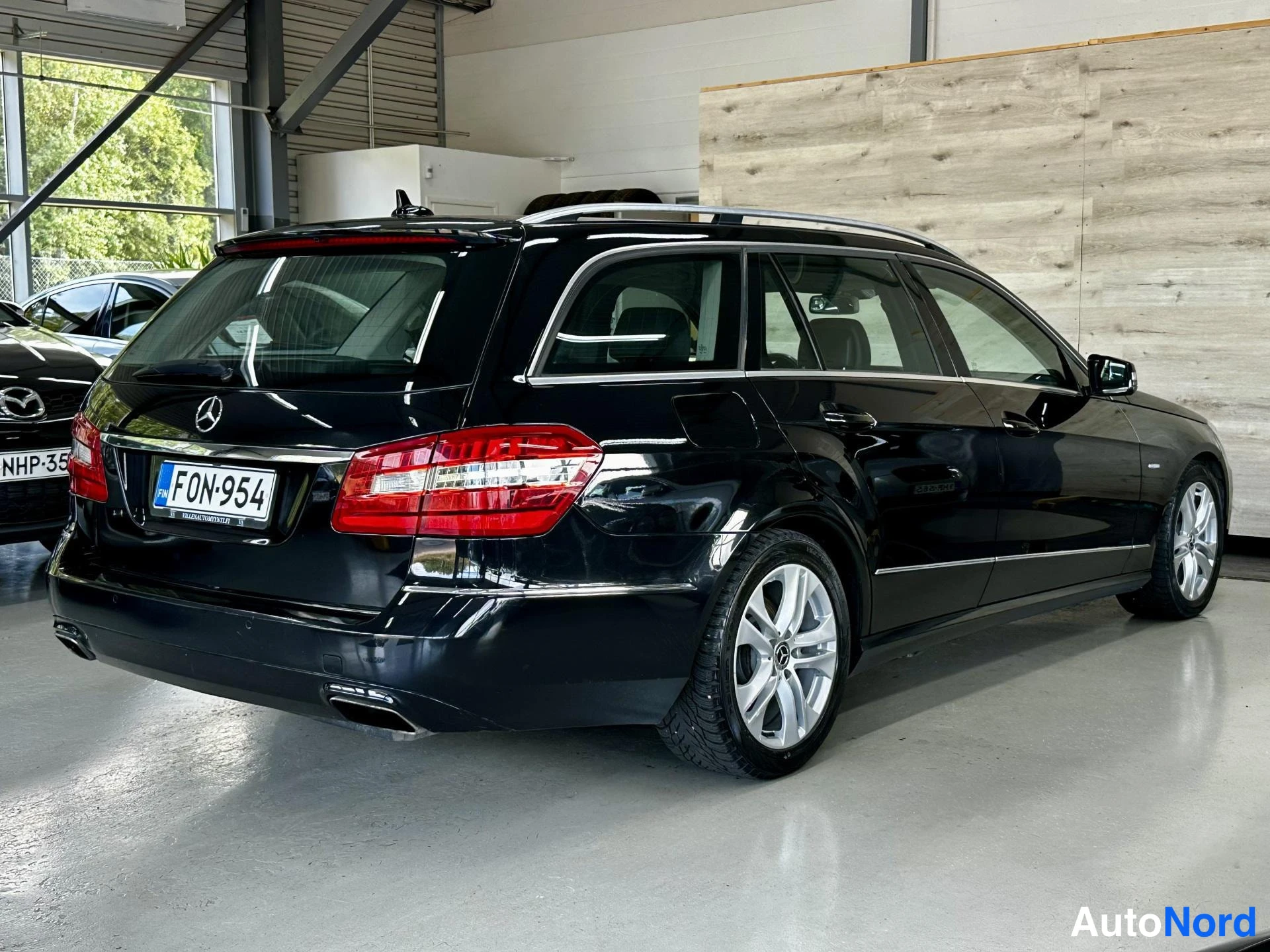 Musta Mercedes-Benz E 350 CDI 4MATIC 2010, kuva 6