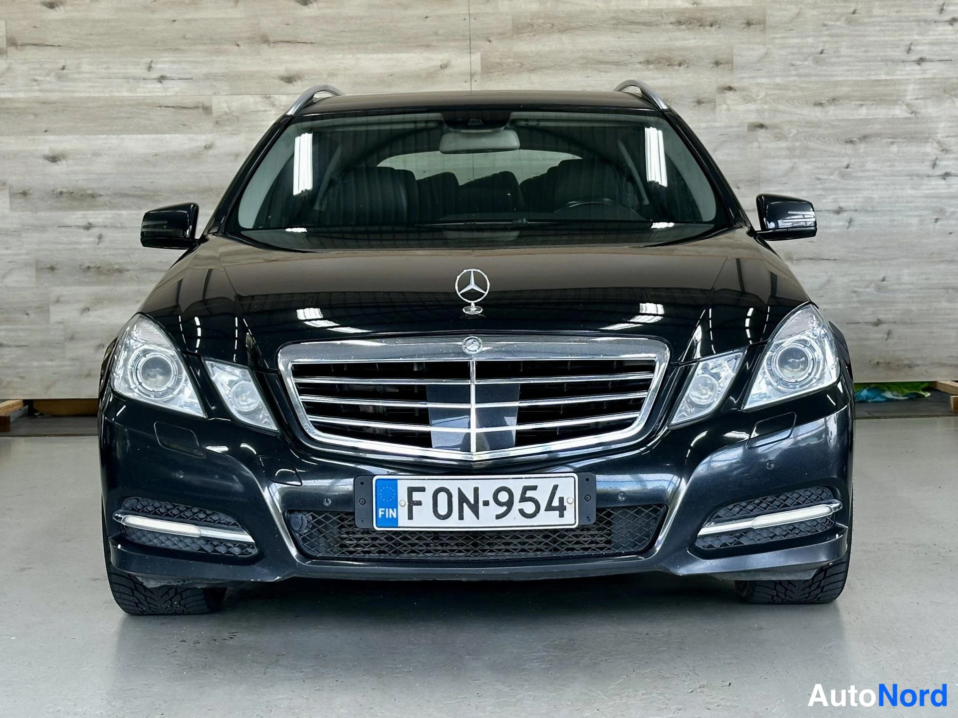 Musta Mercedes-Benz E 350 CDI 4MATIC 2010, kuva 4