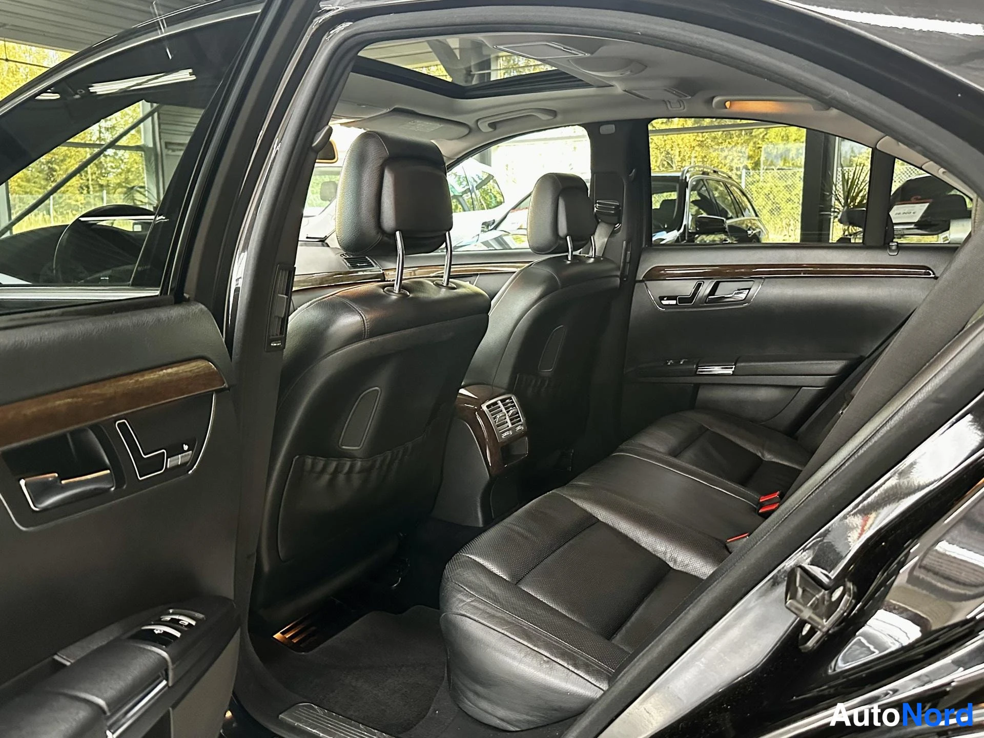Musta Mercedes-Benz S 350 2010, kuva 16