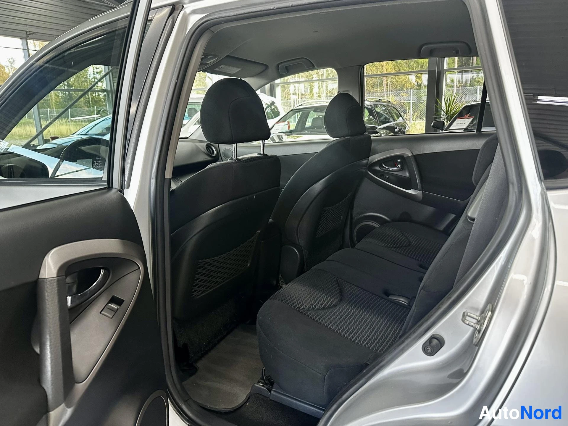 Hopea Toyota RAV4 2007, kuva 13