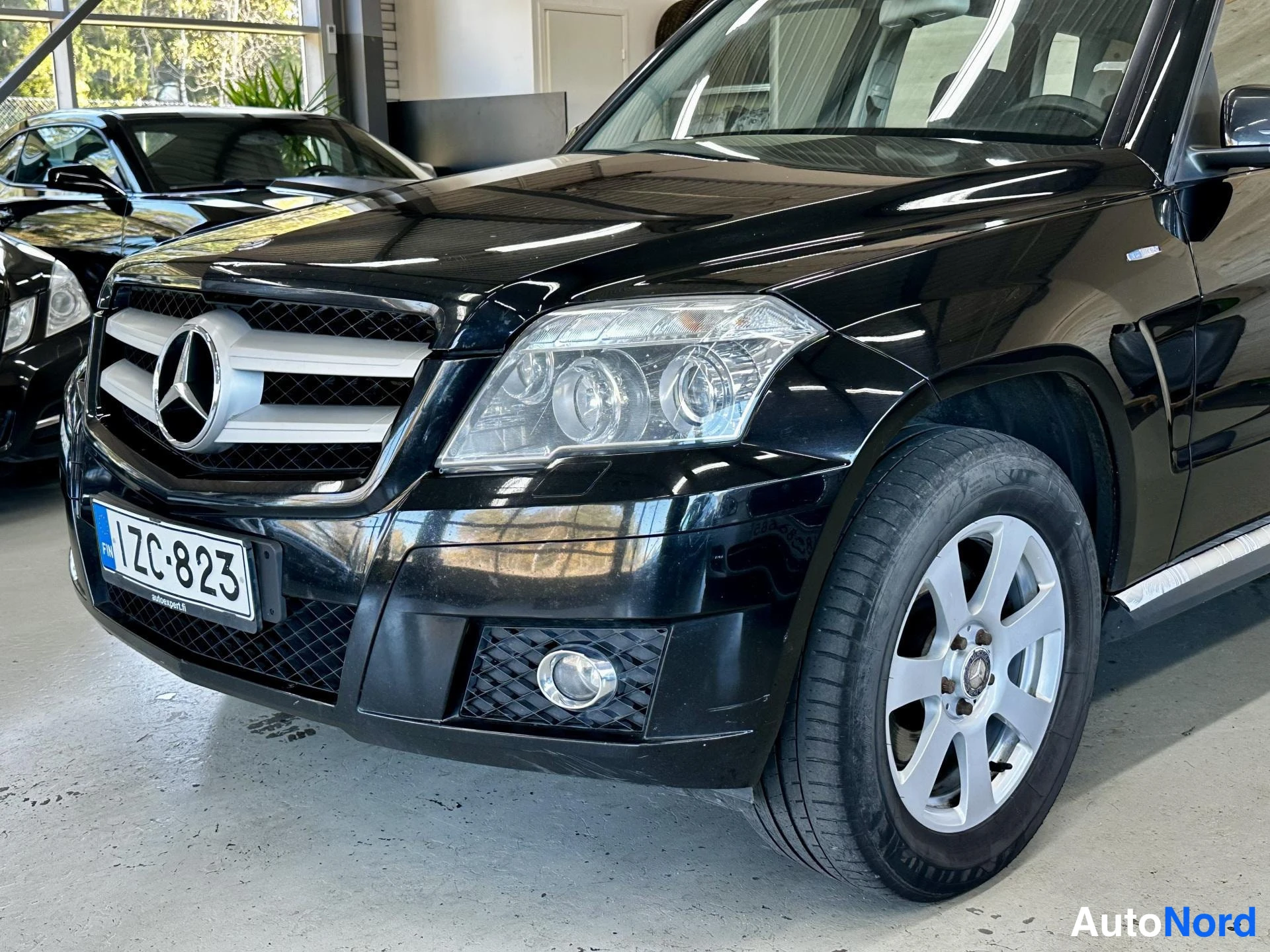 Musta Mercedes-Benz GLK 220 CDI 2010, kuva 2