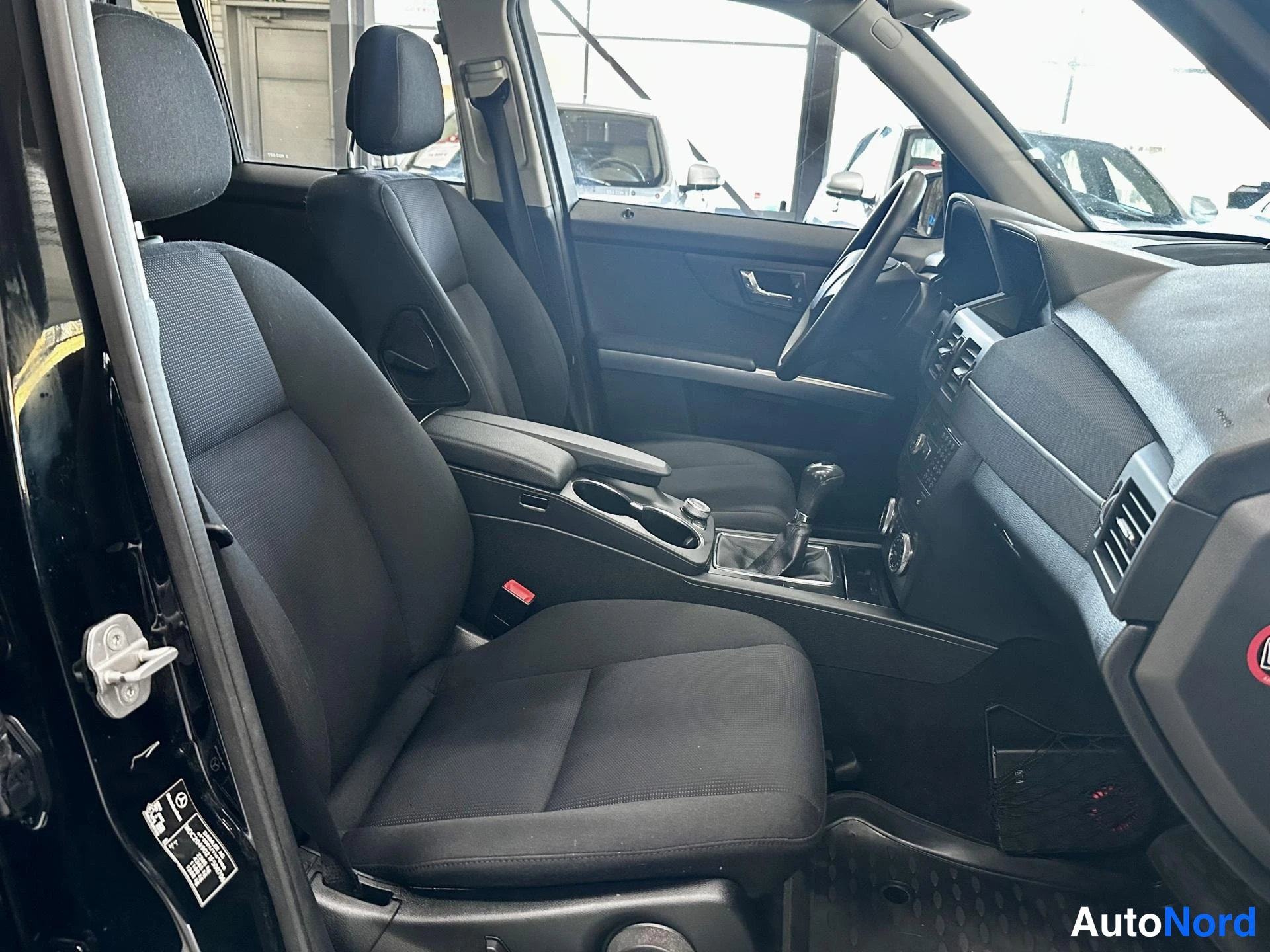 Musta Mercedes-Benz GLK 220 CDI 2010, kuva 10