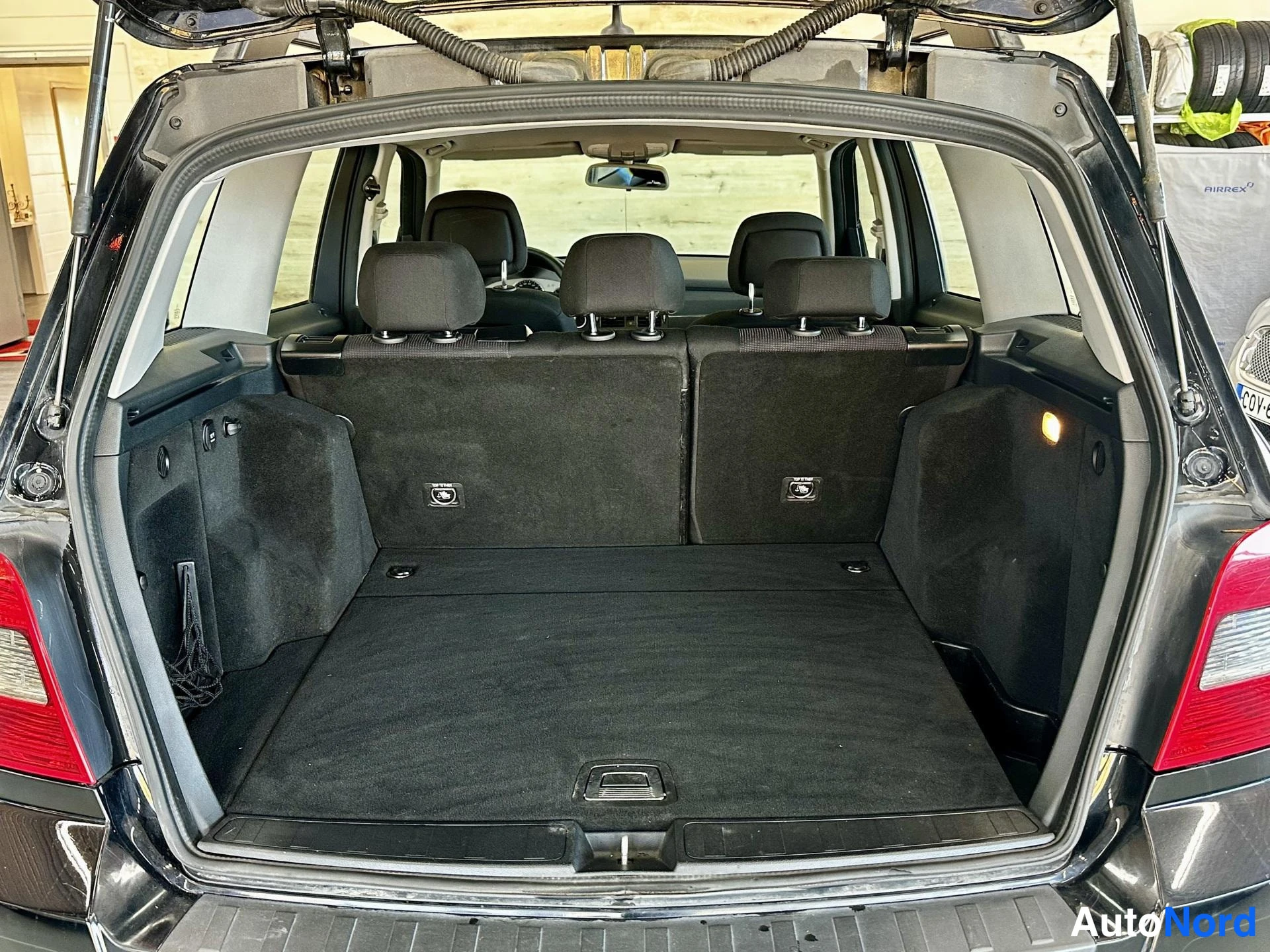 Musta Mercedes-Benz GLK 220 CDI 2010, kuva 14