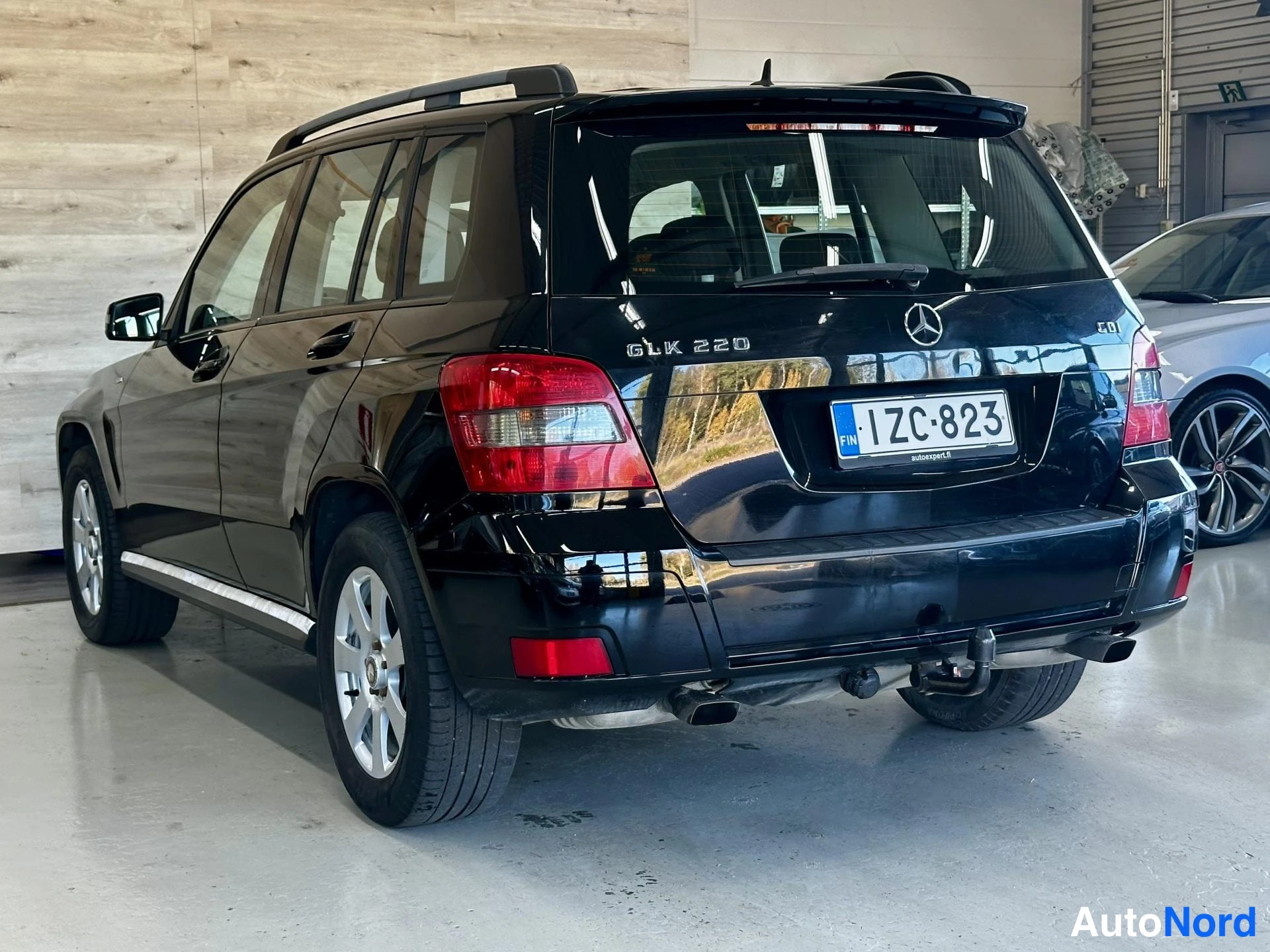 Musta Mercedes-Benz GLK 220 CDI 2010, kuva 6