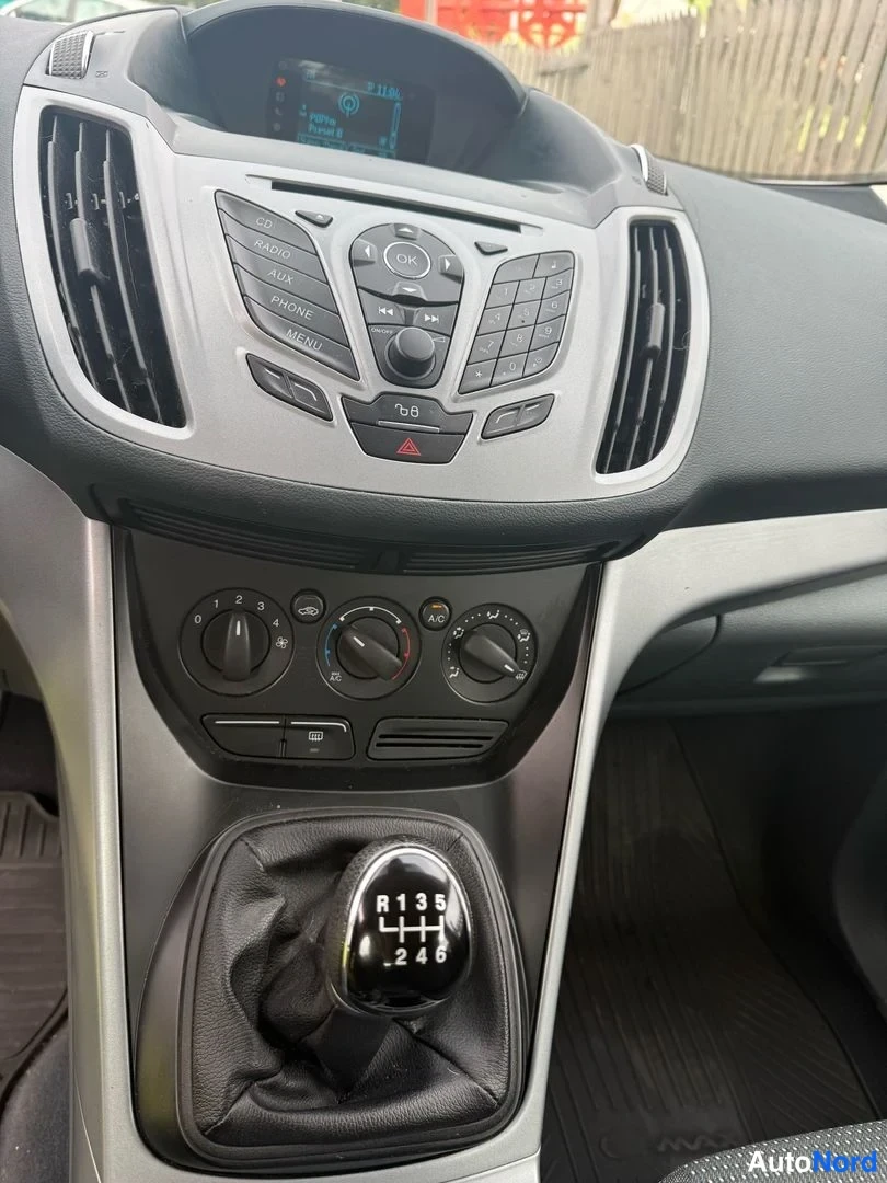Vit Ford C-Max 2014, förarplats, bild 7