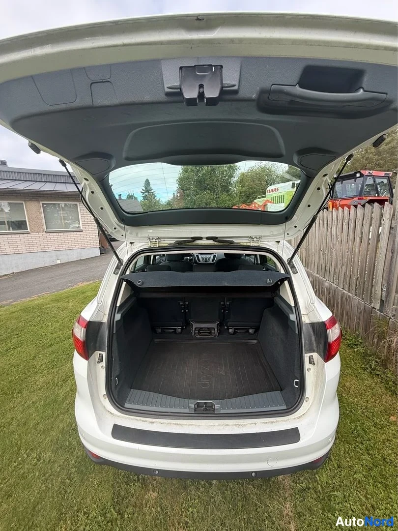 Vit Ford C-Max 2014, bagageutrymme, bild 11