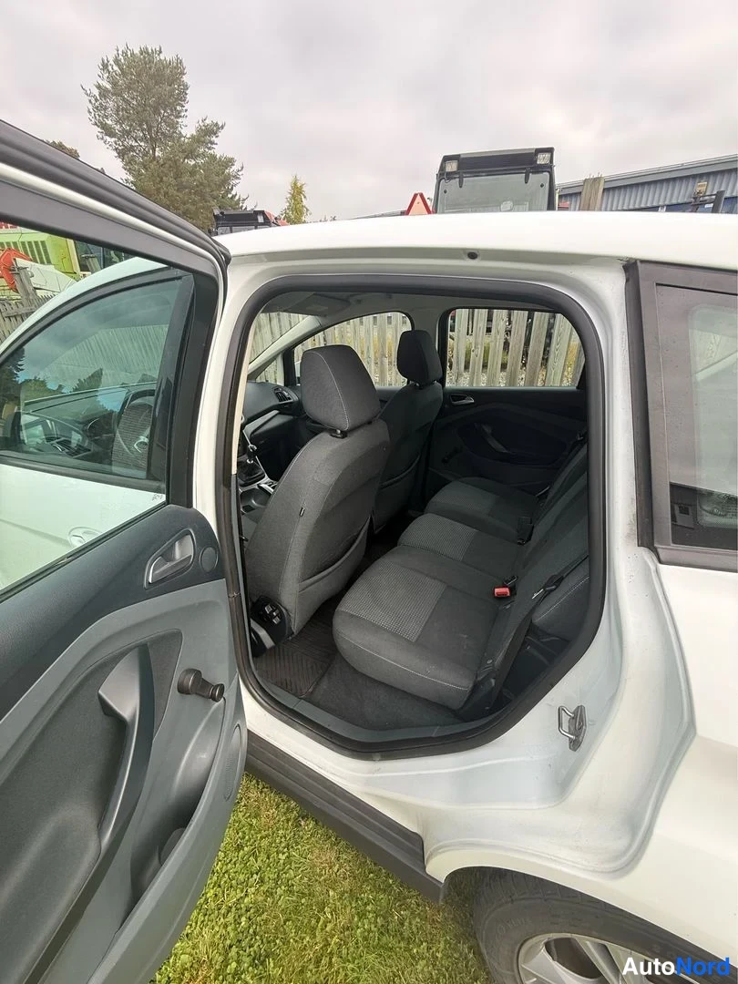 Vit Ford C-Max 2014, baksäten, bild 9