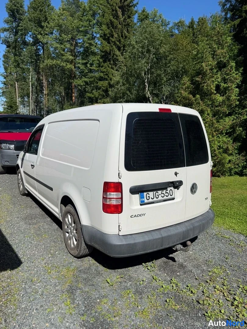 Valkoinen Volkswagen Caddy 2011, takaviisto, kuva 3