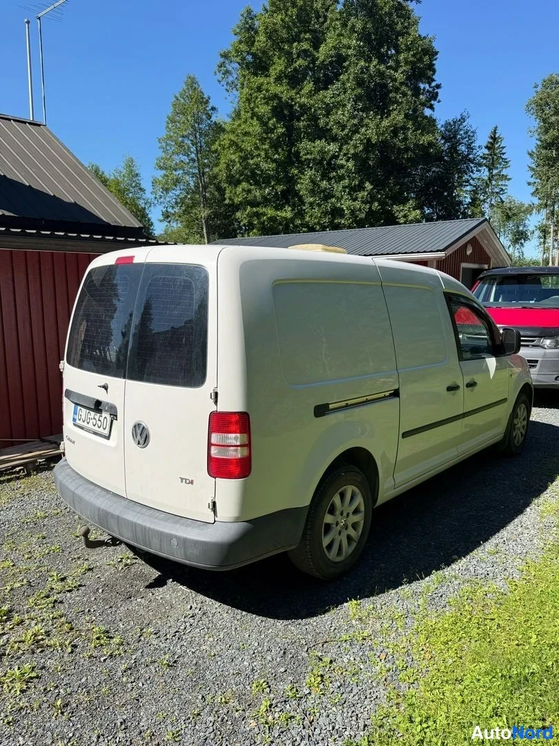 Valkoinen Volkswagen Caddy 2011, takaviisto, kuva 4