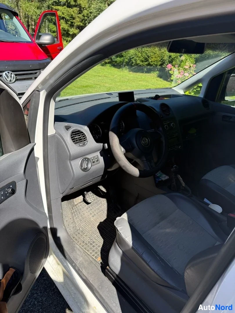 Valkoinen Volkswagen Caddy 2011, kuva 19