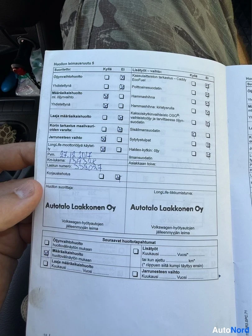 Valkoinen Volkswagen Caddy 2011, asiakirja, kuva 9