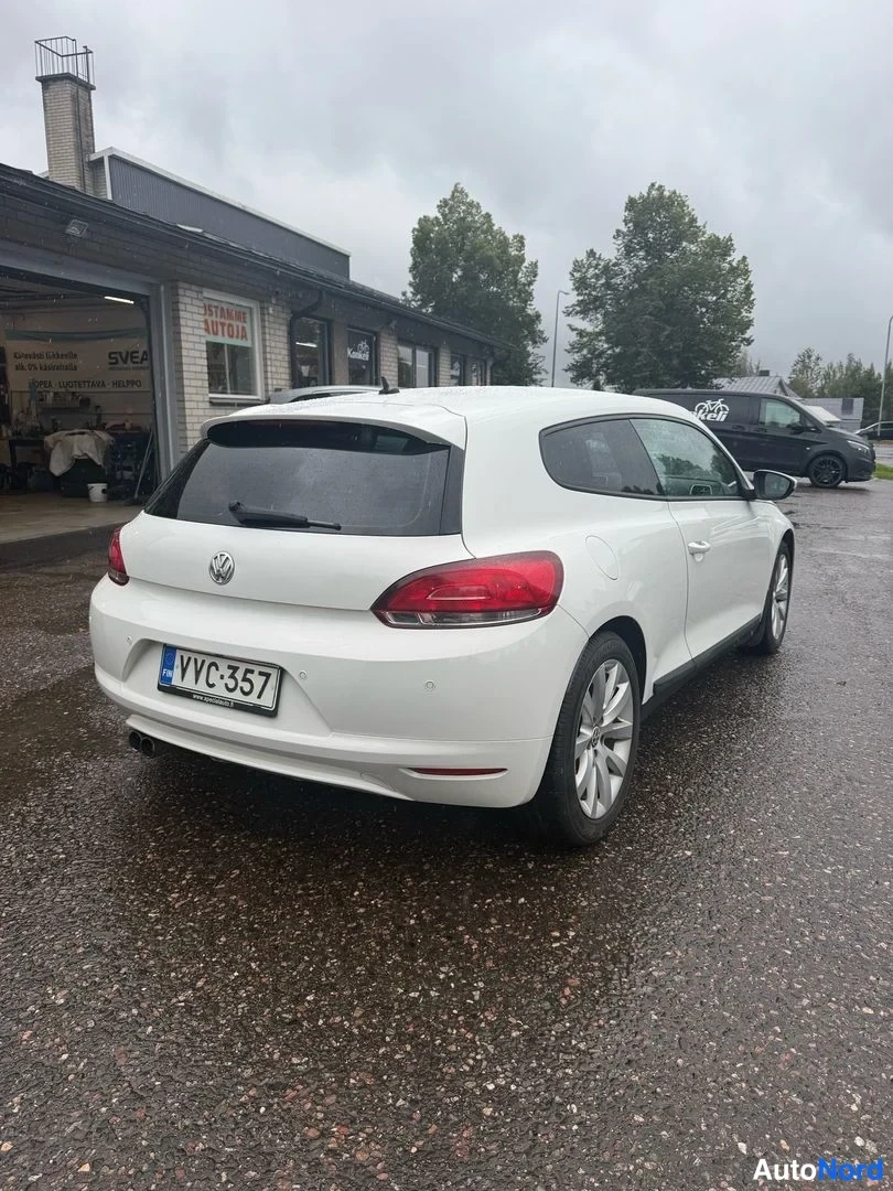 Valkoinen Volkswagen Scirocco 2010, takaviisto, kuva 4