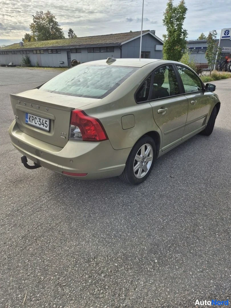 Vihreä Volvo S40 2009, takaviisto, kuva 3