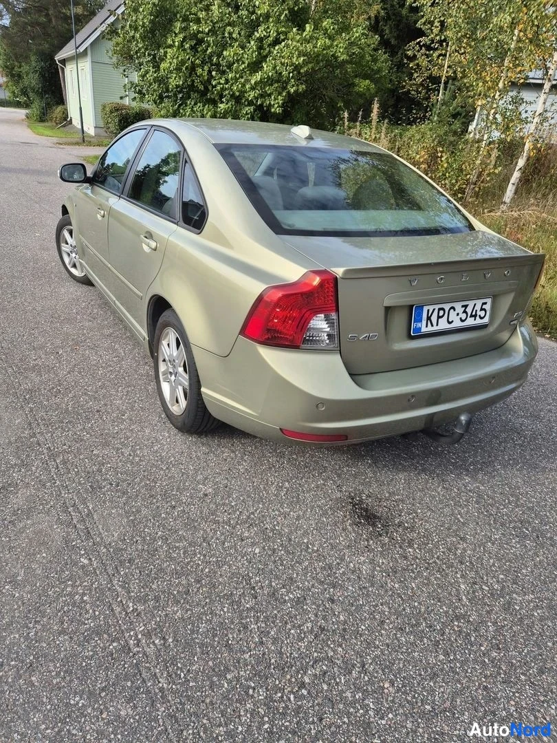Vihreä Volvo S40 2009, takaviisto, kuva 4