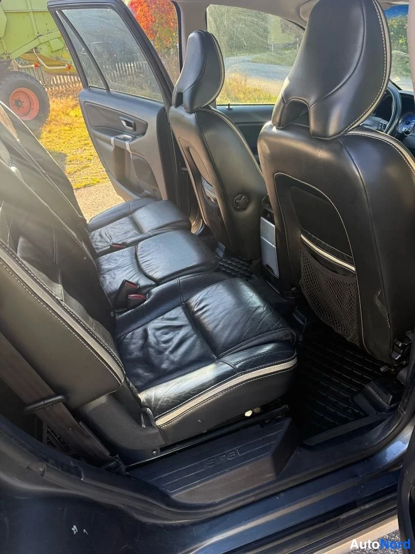 Harmaa Volvo XC90 2008, takaistuimet, kuva 11