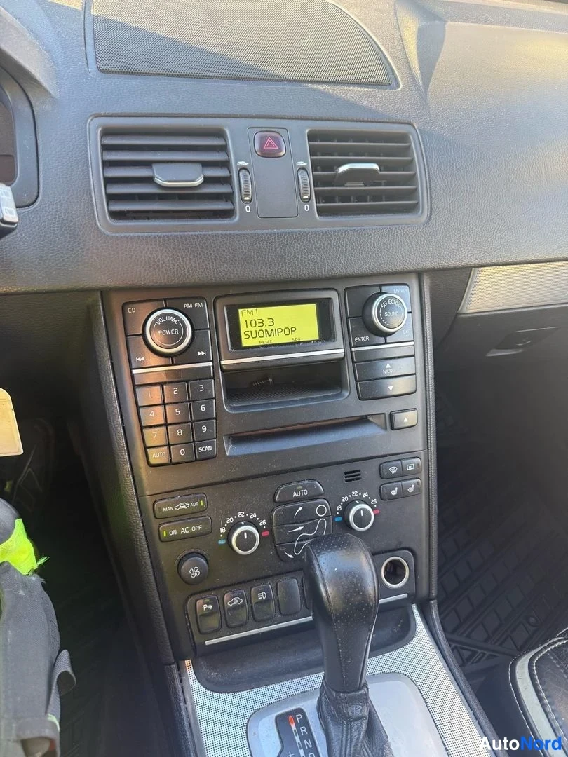 Harmaa Volvo XC90 2008, ohjaamo, kuva 7