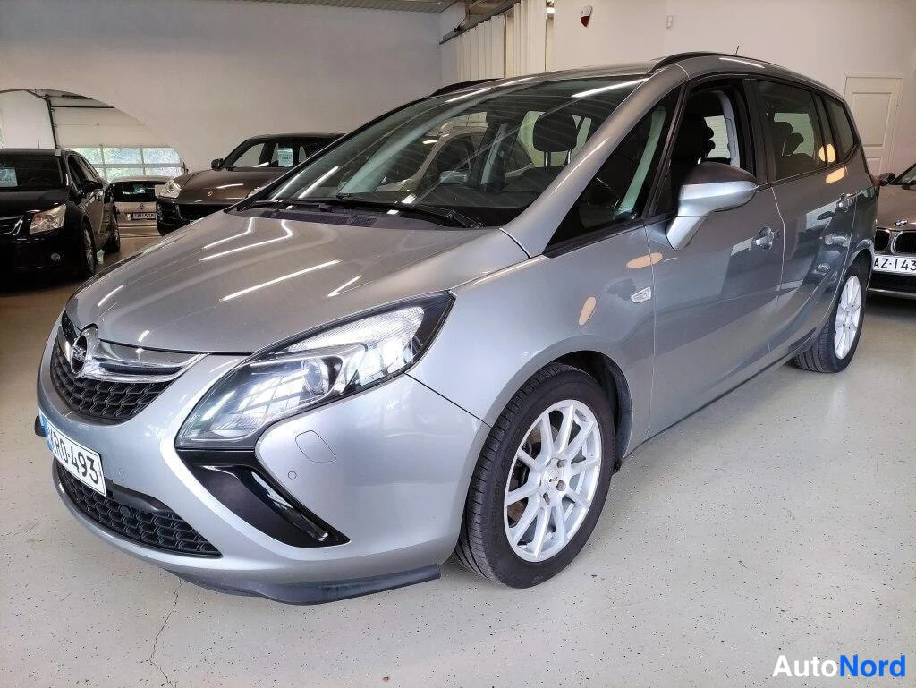 Opel Zafira Tourer 2012