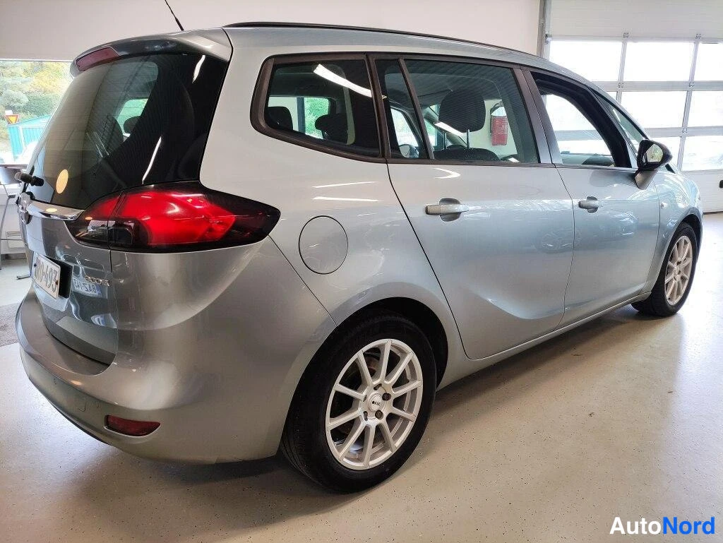 Harmaa Opel Zafira Tourer 2012, takaviisto, kuva 4