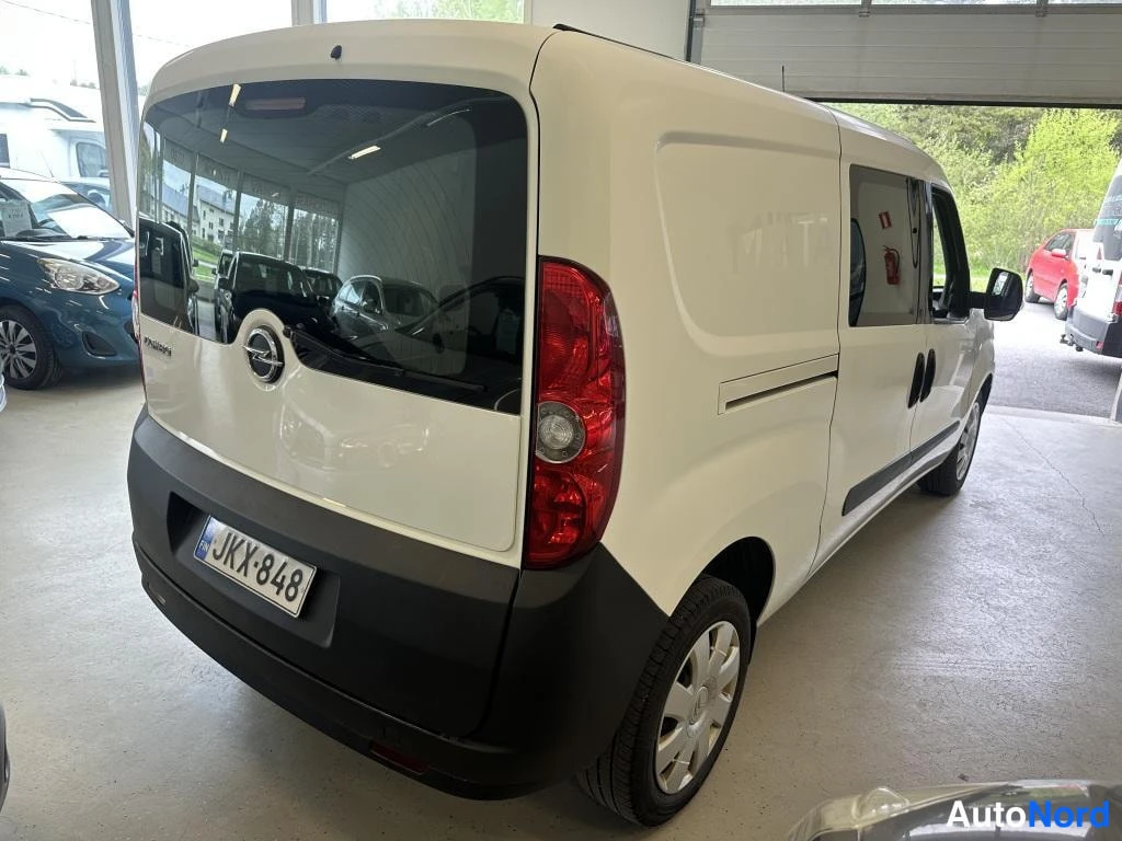 Valkoinen Opel Combo 2018, takaviisto, kuva 4