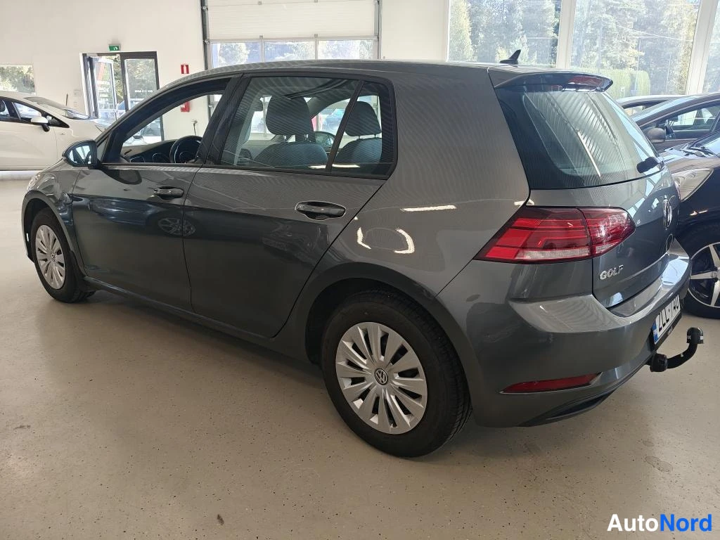 Harmaa Volkswagen Golf 2017, kuva 3