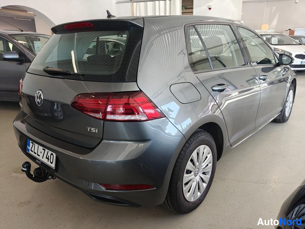 Harmaa Volkswagen Golf 2017, kuva 4