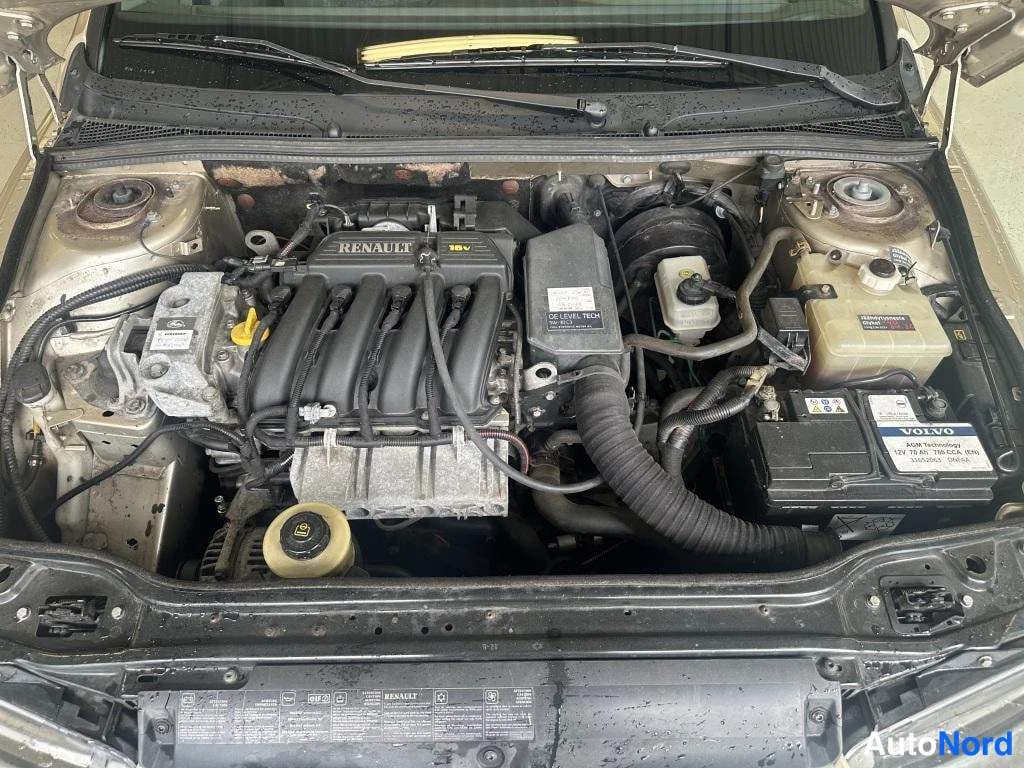 Kulta Renault Laguna 1999, moottoritila, kuva 10