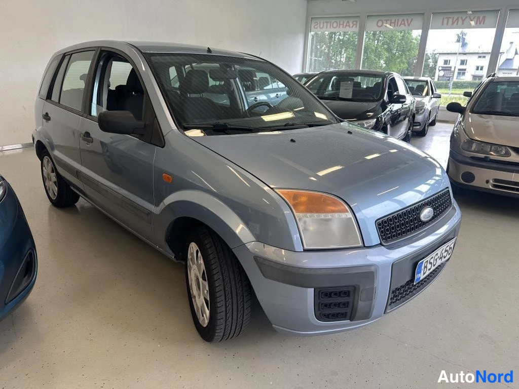 Sininen Ford Fusion 2006, etuviisto, keula oikealle, kuva 2