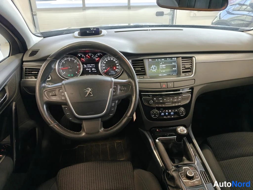 Musta Peugeot 508 2014, ohjaamo, kuva 7