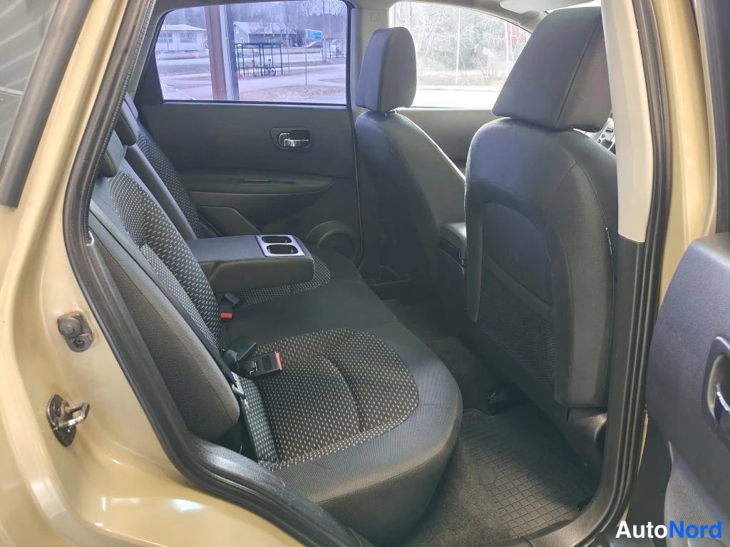 Kupari Nissan Qashqai 2007, takaistuimet, kuva 8