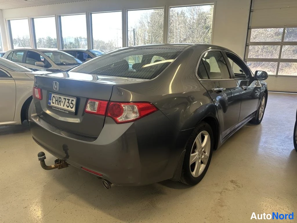Harmaa Honda Accord 2010, kuva 4
