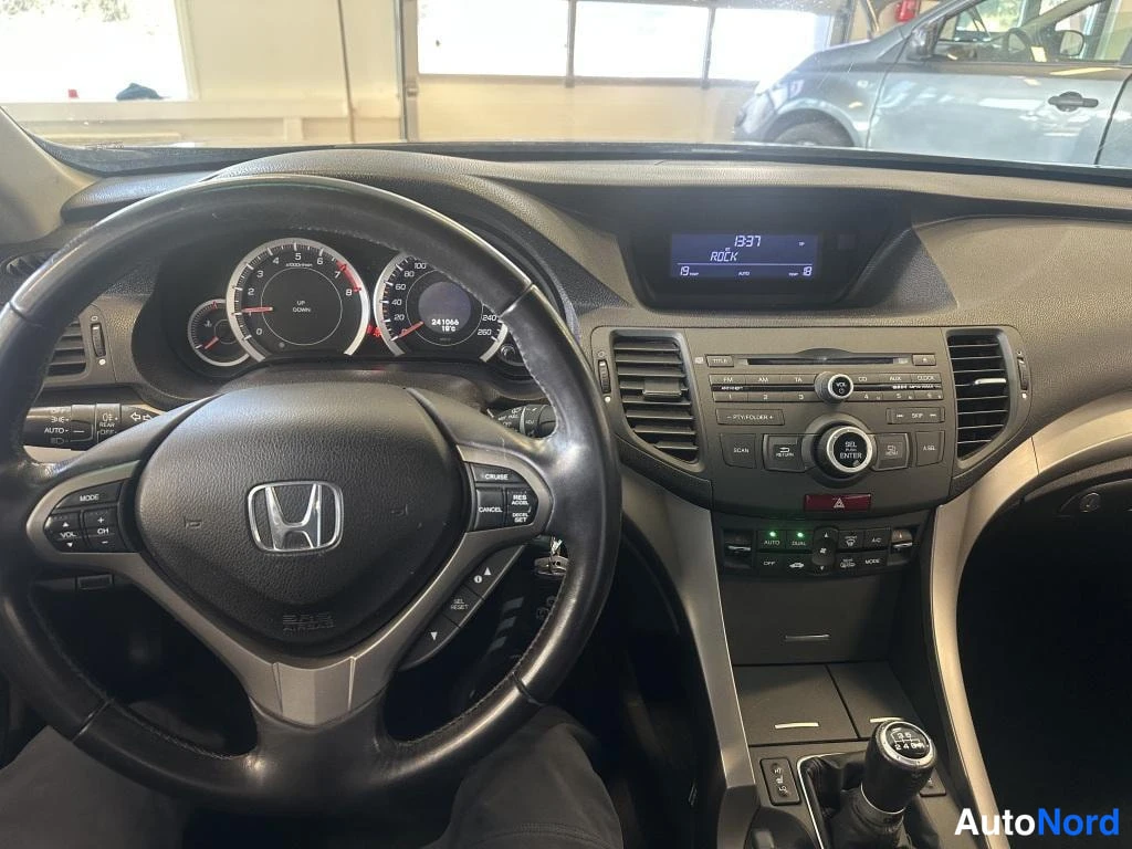 Harmaa Honda Accord 2010, kuva 9