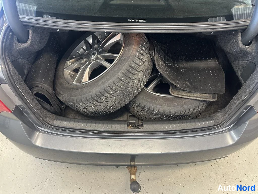 Harmaa Honda Accord 2010, kuva 8