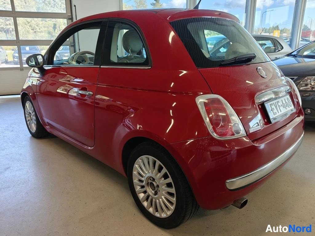Punainen Fiat 500 2012, kuva 3