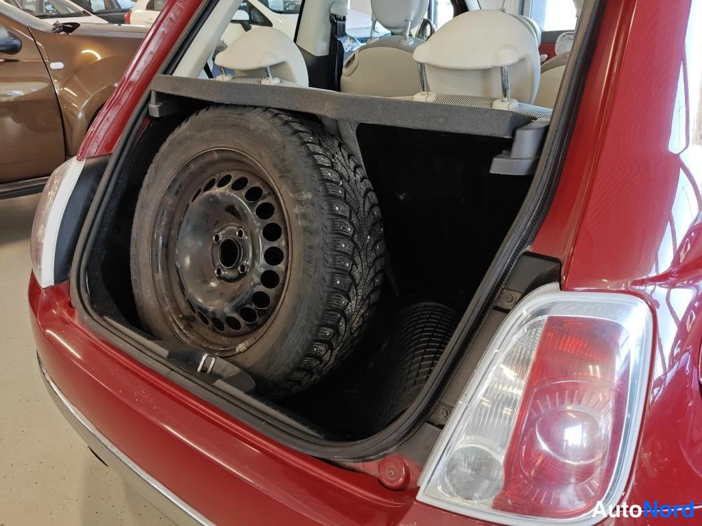 Punainen Fiat 500 2012, kuva 7