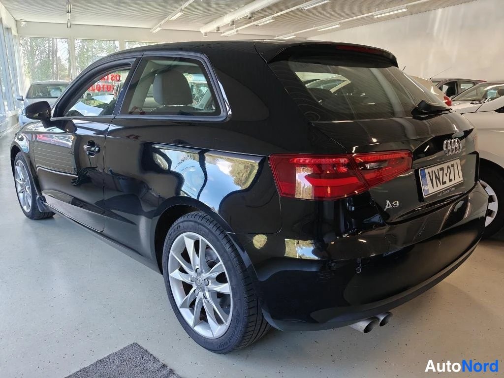 Musta Audi A3 2013, takaviisto, kuva 3