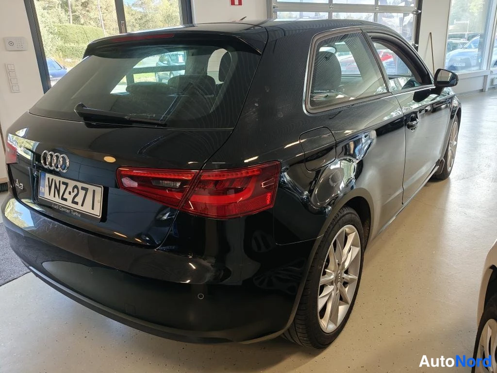 Musta Audi A3 2013, takaviisto, kuva 4