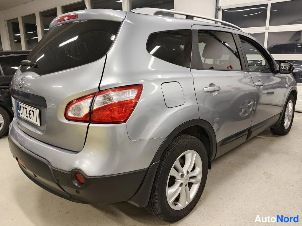 Harmaa Nissan Qashqai+2 2012, takaviisto, kuva 4