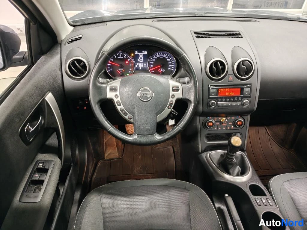 Harmaa Nissan Qashqai+2 2012, ohjaamo, kuva 6