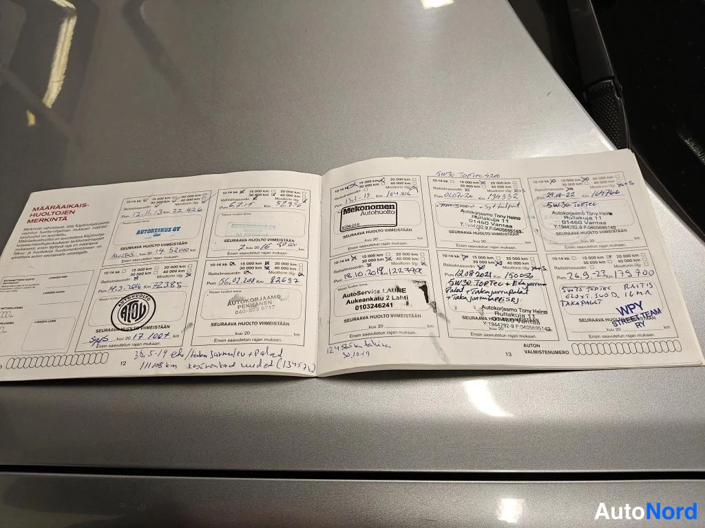Harmaa Nissan Qashqai+2 2012, kuva 10