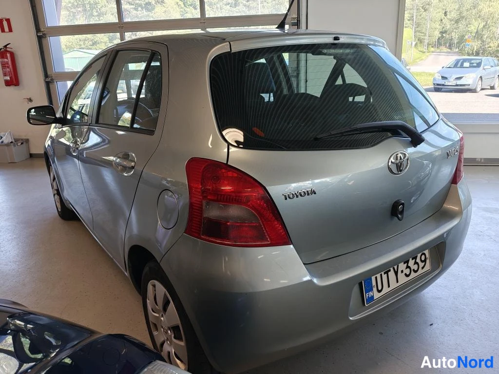 Hopea Toyota Yaris 2006, takaviisto, kuva 3
