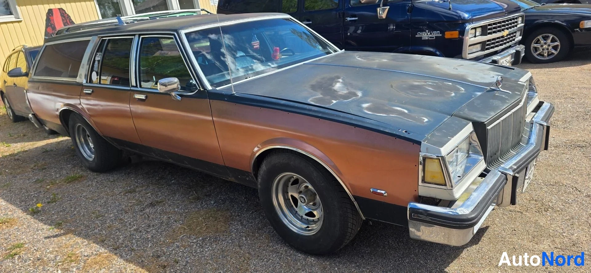 Kupari Buick Electra 1985, etuviisto, keula oikealle, kuva 4