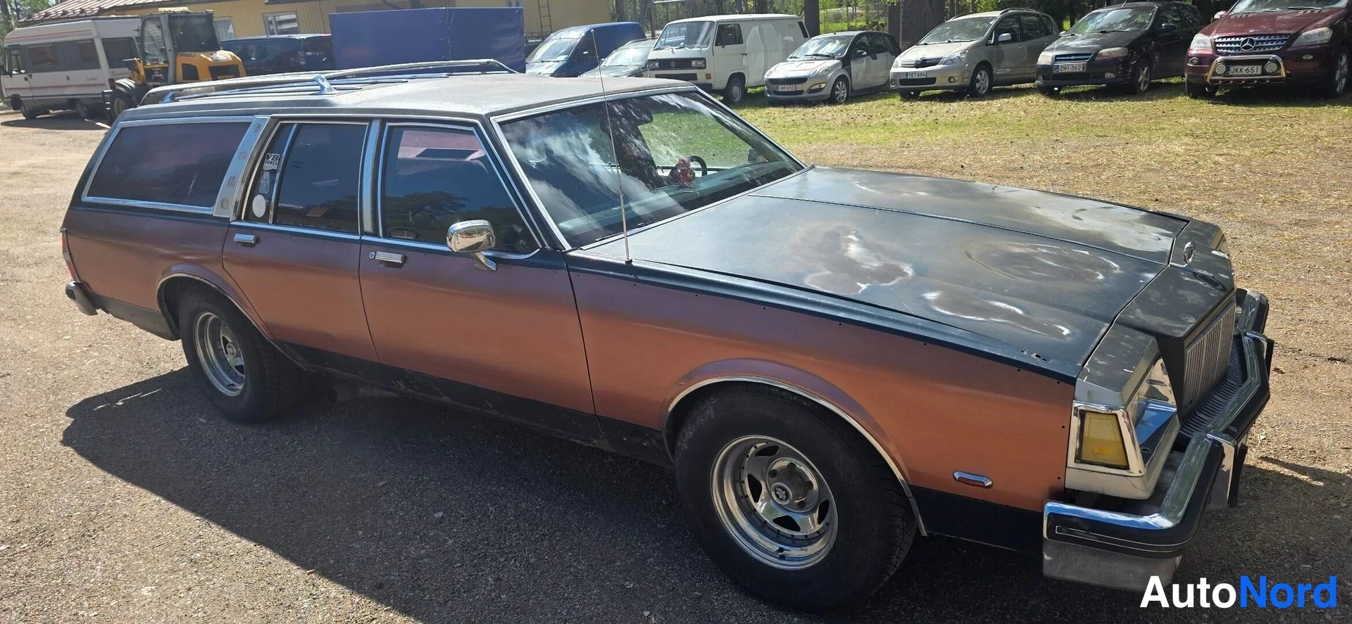 Kupari Buick Electra 1985, etuviisto, keula oikealle, kuva 2